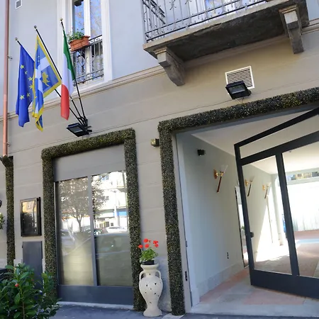 Giulio Cesare 3* Torino